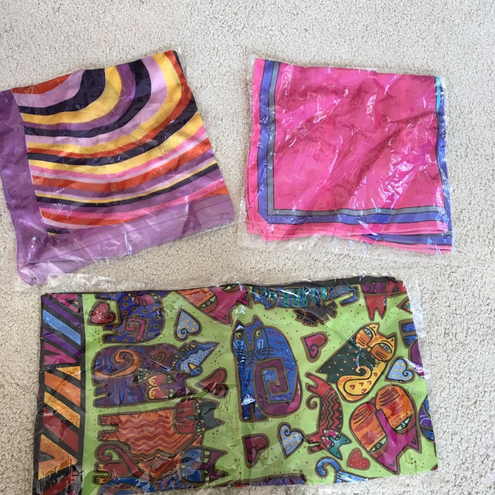 Ladies scarf - Picture 2 of 2